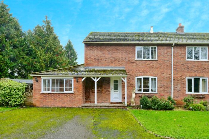 4 Bedroom Semi-Detached House For Sale In Bull Farm Cottages, Hereford, HR3