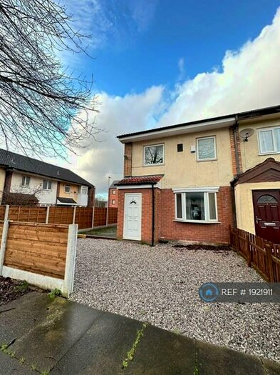 3 Bedroom End Of Terrace House To Rent In Eastburn Avenue, Manchester, M40