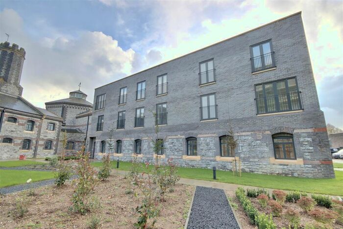 2 Bedroom Flat To Rent In Governors Walk, Portsmouth, PO3