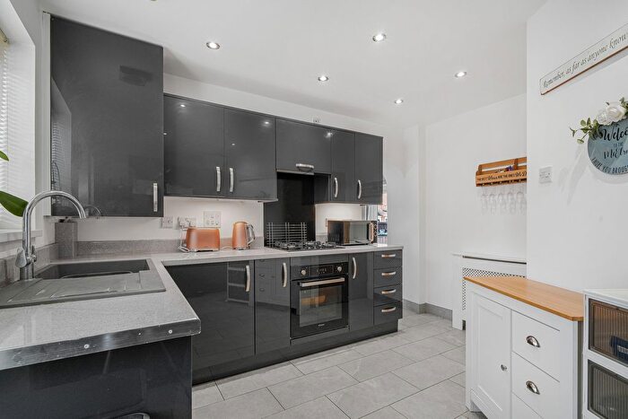 4 Bedroom End Of Terrace House For Sale In Parkgate, Rotherham, S63