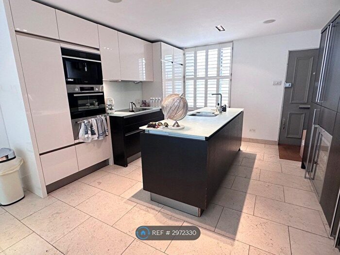 1 Bedroom Terraced House To Rent In Kinnerton Place North, London, SW1X