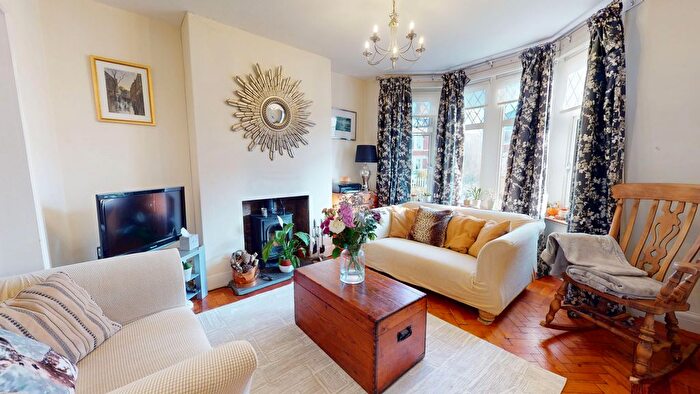 3 Bedroom Semi Detached House For Sale In Pen Y Groes Avenue, Rhiwbina, Cardiff, CF14