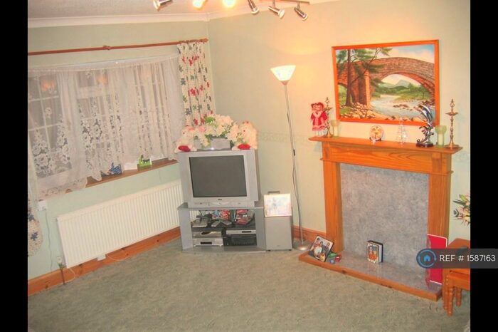 3 Bedroom Terraced House To Rent In Rupert Walk, Reading, RG1