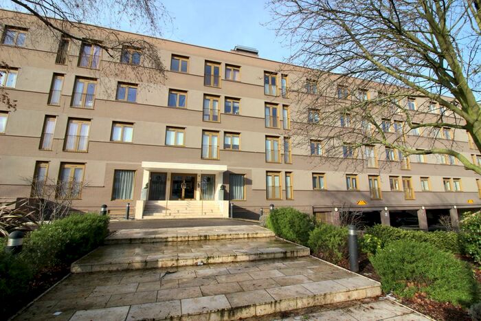 Block Of Flats To Rent In London Road, North Cheam, Surrey, SM3