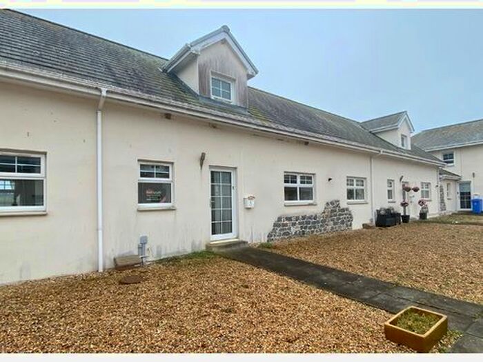 4 Bedroom Terraced House To Rent In Barlosh Court, Ochiltree, KA18