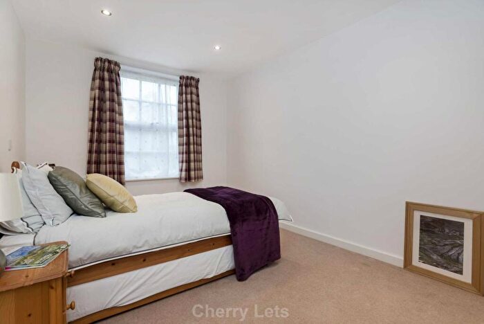 2 Bedroom Apartment To Rent In Astrop Grange, King`s Sutton, OX17