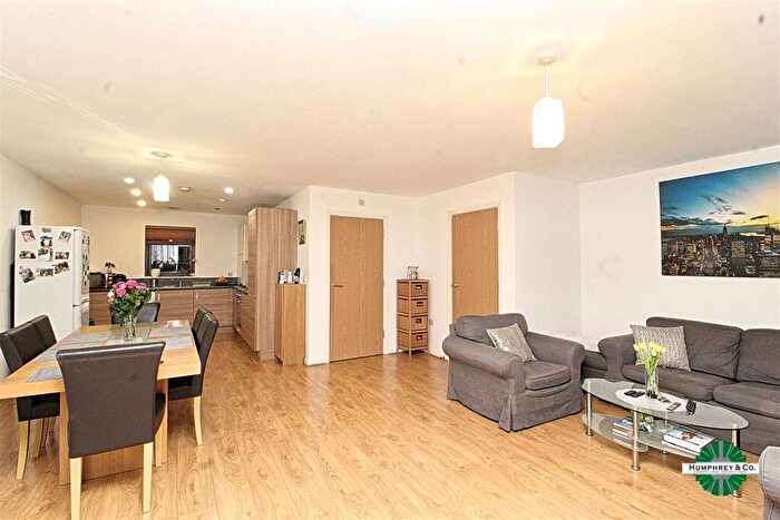 4 Bedroom Terraced House To Rent In Ager Avenue, Dagenham, RM8