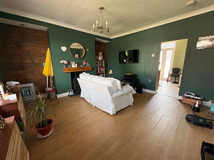 2 Bedroom Terraced House To Rent In Oldham Road, Failsworth, Manchester, M35