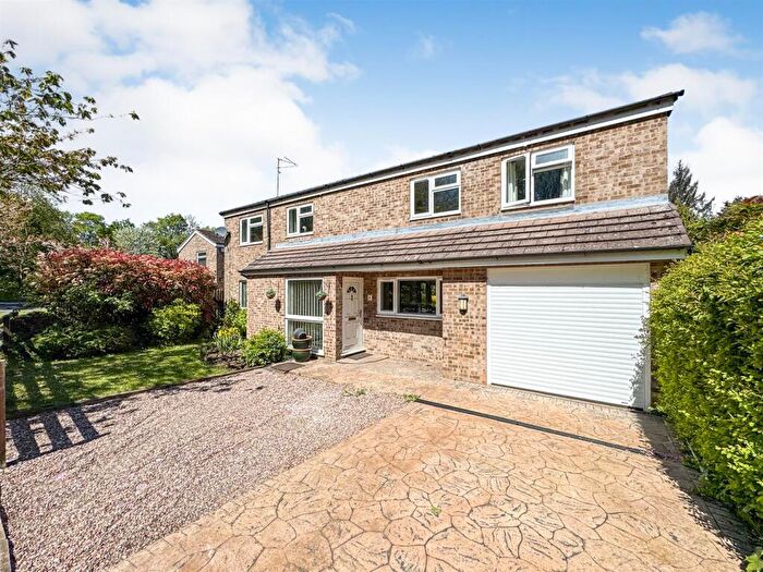 4 Bedroom Detached House For Sale In Dunedin Road, Corby, NN18