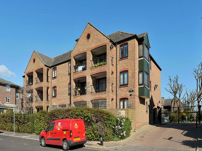 1 Bedroom Apartment To Rent In Plymouth Wharf, Isle Of Dogs, E14