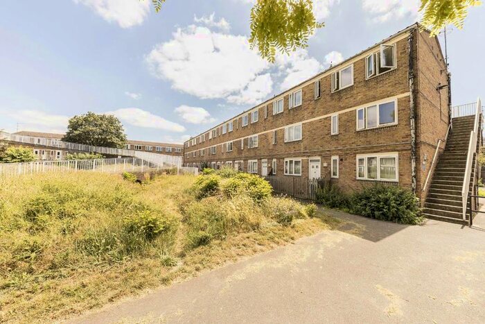 1 Bedroom Flat To Rent In Woolstaplers Way, London, SE16