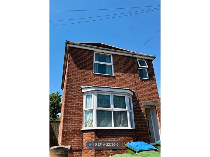 5 Bedroom Detached House To Rent In Heatherdeane Road, Southampton, SO17