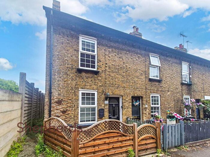 2 Bedroom End Of Terrace House For Sale In Buryfield Terrace, Ware, SG12
