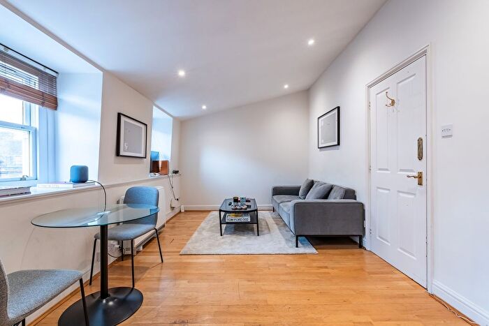 1 Bedroom Flat To Rent In Nottingham Place, London, W1U