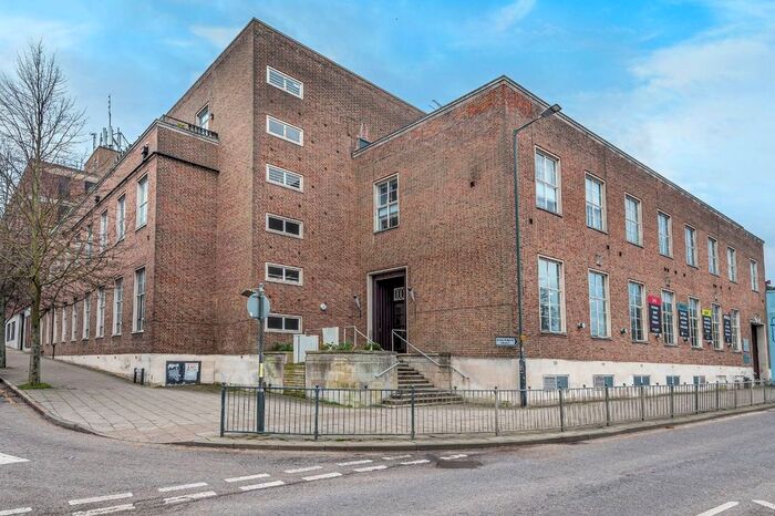 2 Bedroom Flat To Rent In Queen Street, Hitchin, SG4