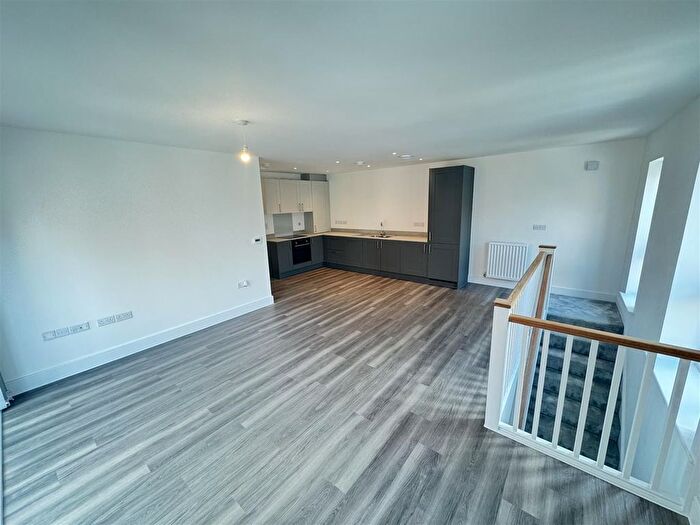 2 Bedroom Property To Rent In Harris Crescent, Chelmsford, CM1