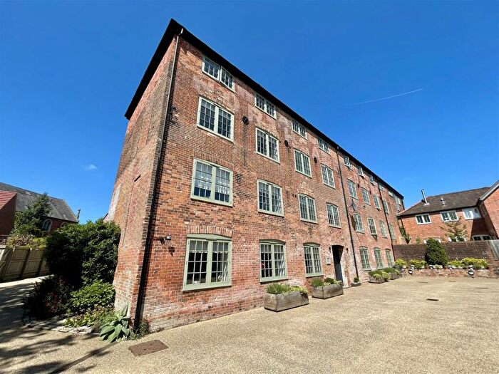 2 Bedroom Flat For Sale In Northgate Street, Devizes, SN10