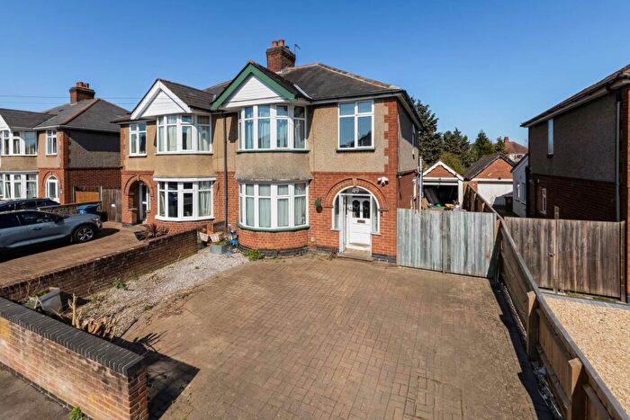 3 Bedroom Semi Detached House For Sale In Fern Hill Road, Cowley, Oxford, OX4