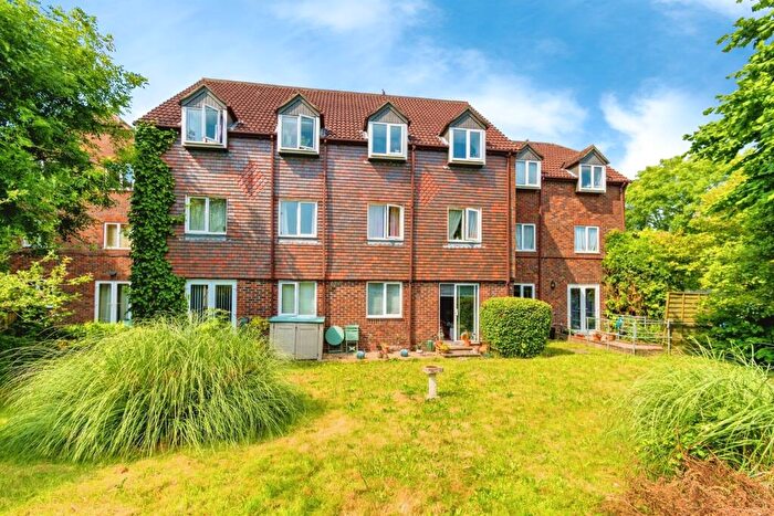 1 Bedroom Flat For Sale In Fair Oak Road, Fair Oak, Eastleigh, SO50