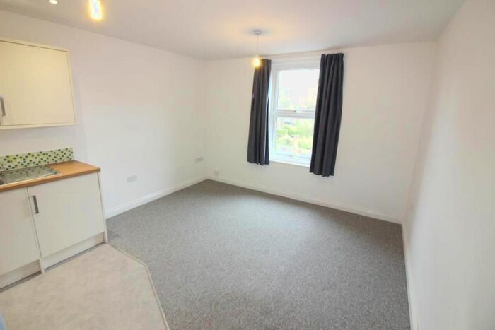 1 Bedroom Flat To Rent In Southbourne Grove, Southbourne, Bournemouth BH6