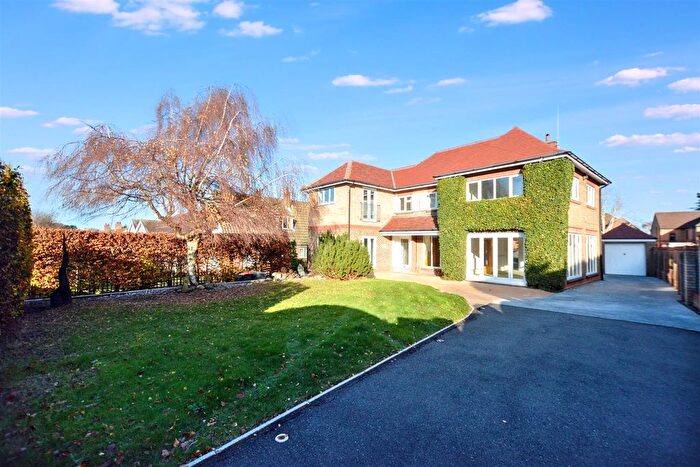 5 Bedroom Detached House For Sale In Bridle Road, Bramcote, Nottingham, NG9