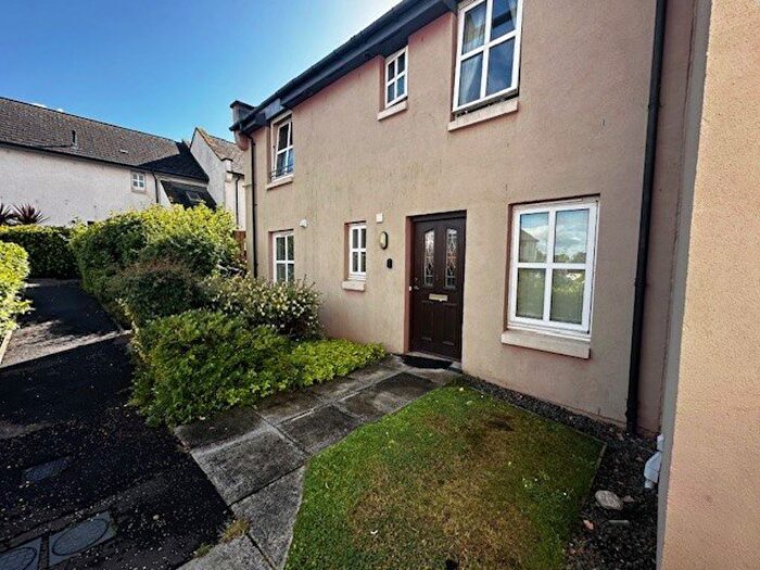 2 Bedroom Flat To Rent In James Foulis Court, St. Andrews, KY16