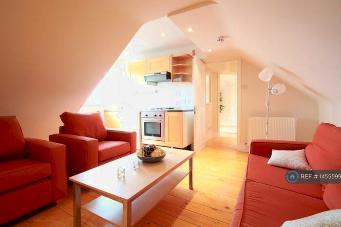 1 Bedroom Flat To Rent In Hale Lane, Mill Hill, NW7