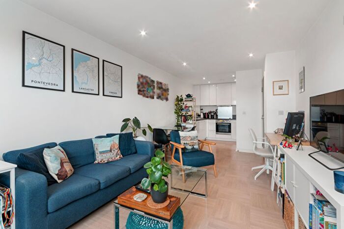 1 Bedroom Flat To Rent In Putney Hill, Putney, London, SW15