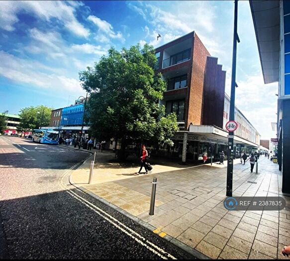 2 Bedroom Flat To Rent In The Broadway, Crawley, RH10