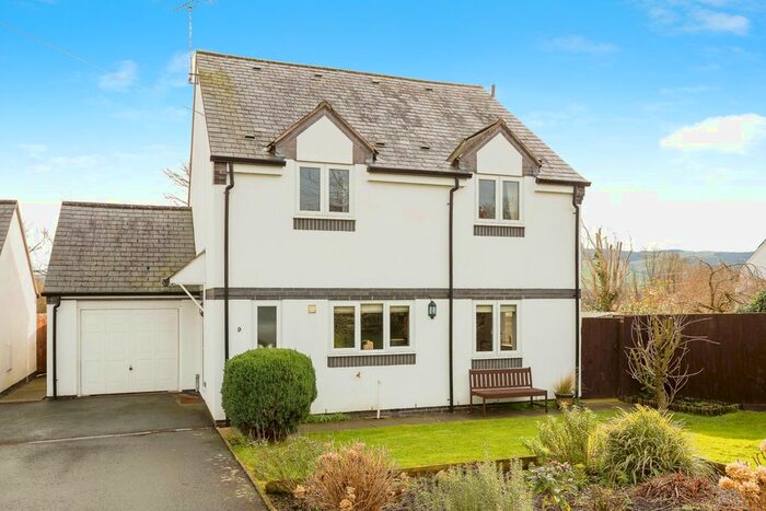4 Bedroom Detached House For Sale In Abbey Close, Pool Quay, Welshpool, Powys, SY21
