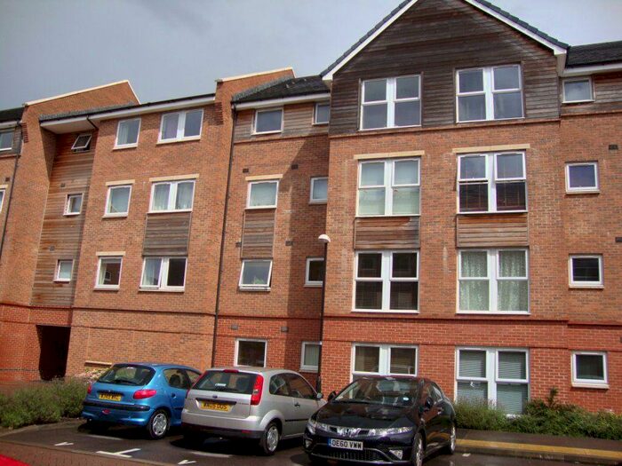 2 Bedroom Flat To Rent In Chain Court, SN1