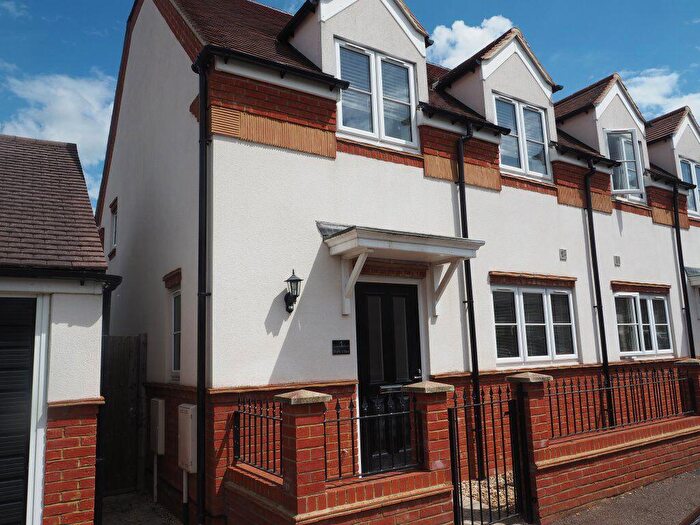 3 Bedroom Semi Detached House To Rent In Park Villas, Garrick Road, Northampton, NN1