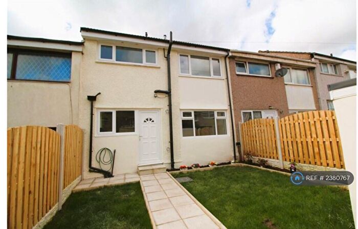 2 Bedroom Terraced House To Rent In Warnford Grove, Bradford, BD4