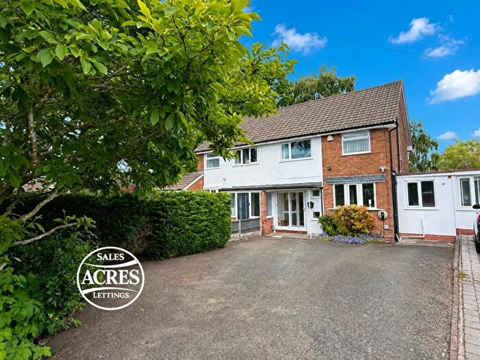 3 Bedroom Semi-Detached House For Sale In Grosvenor Avenue, Streetly, Sutton Coldfield, B74