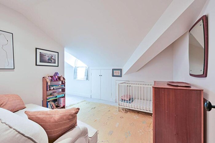 2 Bedroom Flat For Sale In Ormonde Court, Belsize Park, London, NW3