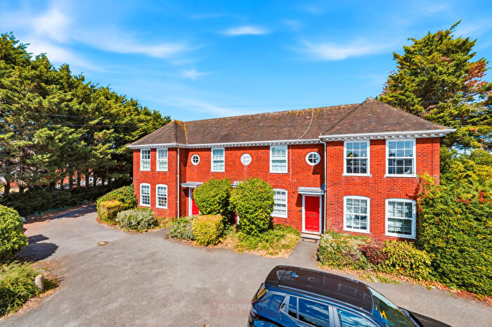 1 Bedroom Apartment To Rent In Old Windsor, SL4
