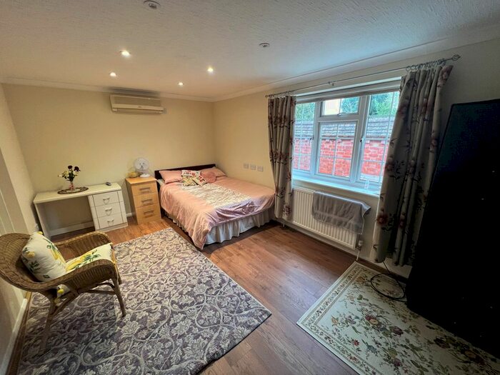 1 Bedroom Property To Rent In Hardwick Road, Wellingborough, NN8