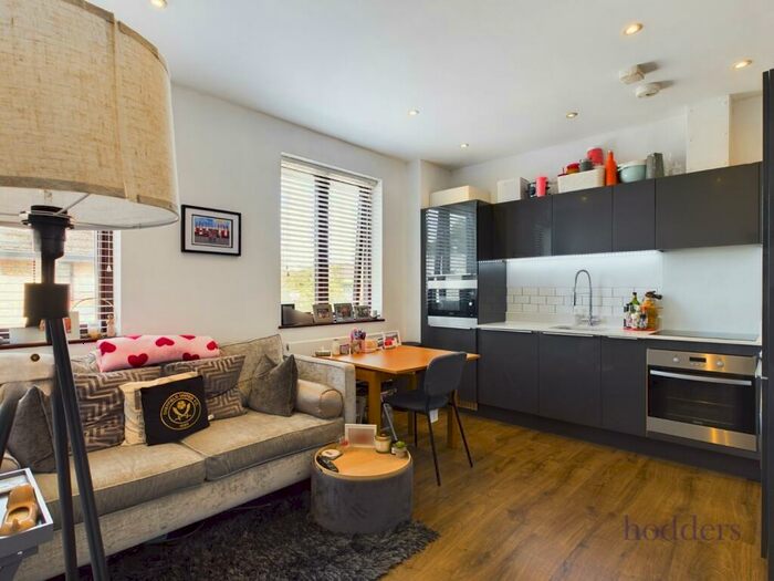 1 Bedroom Apartment To Rent In Chertsey, Surrey, KT16