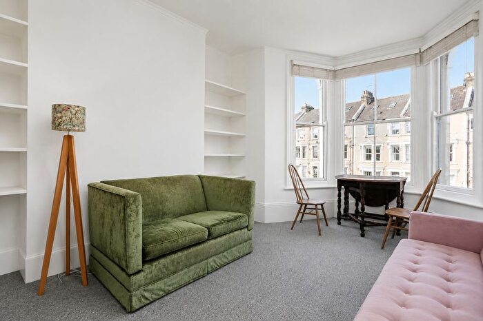 2 Bedroom Flat For Sale In Gordon Road, Margate, Cliftonville, CT9 - Photo 2