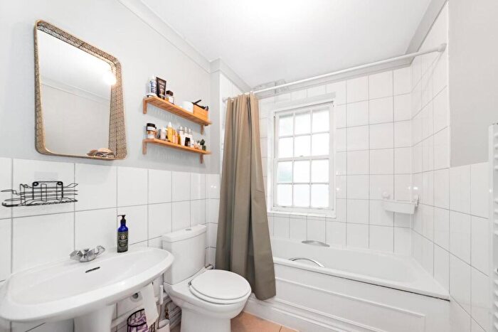 4 Bedroom Detached House For Sale In South Norwood Hill, London, SE25