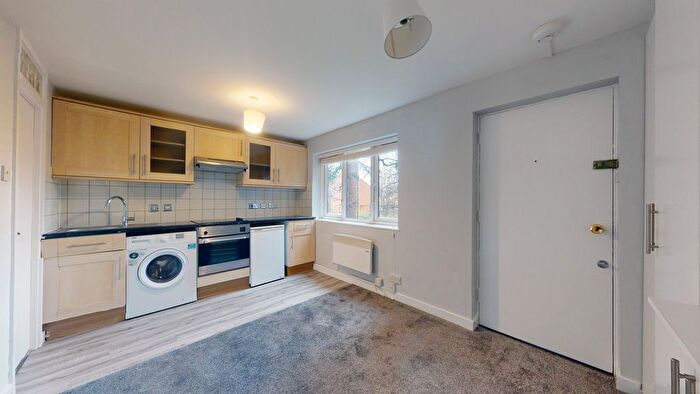 1 Bedroom Flat To Rent In Beardsley Way, London, W3