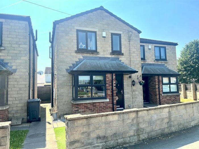 3 Bedroom Semi-Detached House To Rent In Brierley Road, Shafton, Barnsley, S72