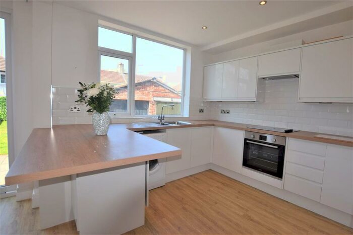 4 Bedroom Semi-Detached House To Rent In Elmsmere Road, Manchester, M20