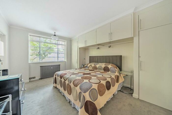 2 Bedroom Flat For Sale In Cochrane Street, St Johns Wood, NW8
