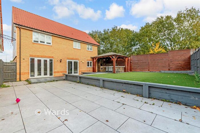 4 Bedroom Detached House For Sale In Dunnock Drive, Chattenden, Rochester, Kent, ME3