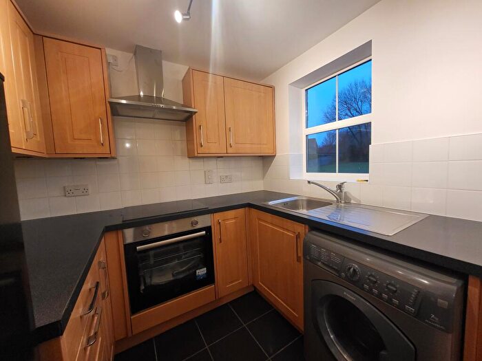 1 Bedroom Flat To Rent In Sandalwood Road, Westbury, BA13