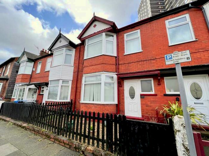 3 Bedroom Terraced House To Rent In Chapel Lane, Manchester, M32