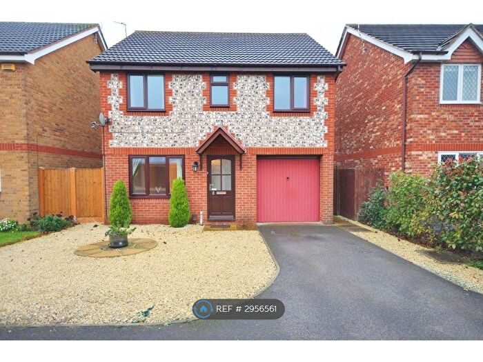 4 Bedroom Detached House To Rent In Gamston, Nottingham, NG2