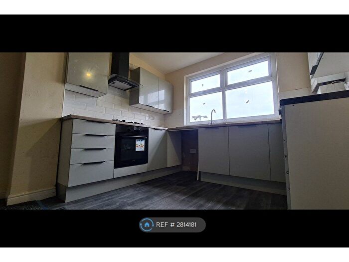 5 Bedroom Terraced House To Rent In Spring Place, Bradford, BD7