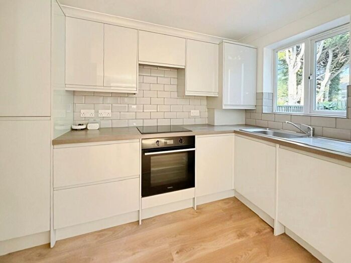1 Bedroom Apartment For Sale In Park Corner, Windsor, Berkshire, SL4